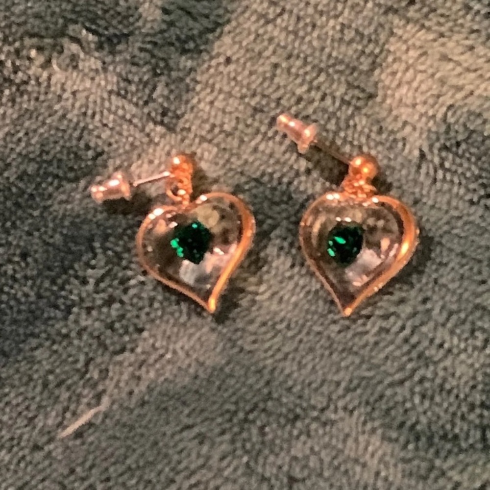 Women’s Heart-Shaped Emerald Earrings
